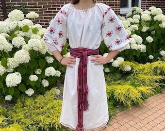 Vintage Ukrainian Embroidered Girl Dress | Child & Teen Folk Dress | Linen Vyshyvanka 1950s | Ethnic Collectible