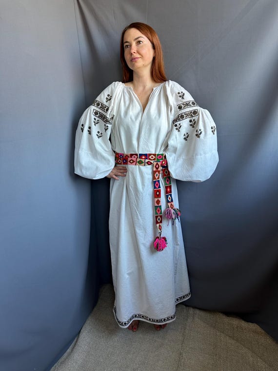 antique embroidered dress Vintage Antique 1900s 1910s Edwardian White Cotton And Lace Embroidered Dress main image 1