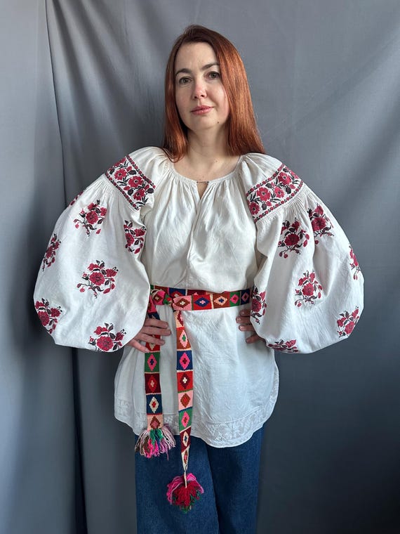 ヴィンテージウクライナ刺繍ブラウス、本物のヴィシヴァンカ、手刺繍 