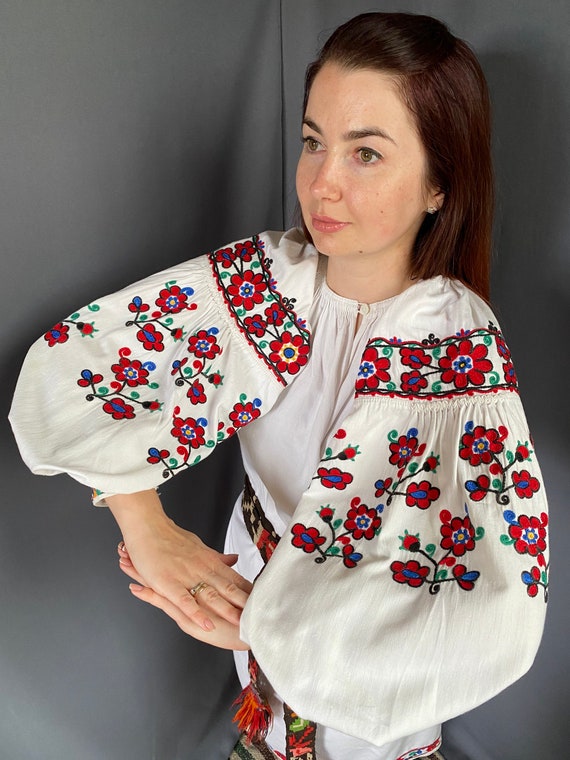 Embroidered dress Ukrainian dress Handmade vyshyv… - image 3