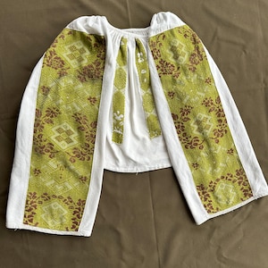 Embroidered blouse Antique blouse Embroidered top Antique blouse Vintage Romanian blouse  Antique top Hungarian blouse Gift for her