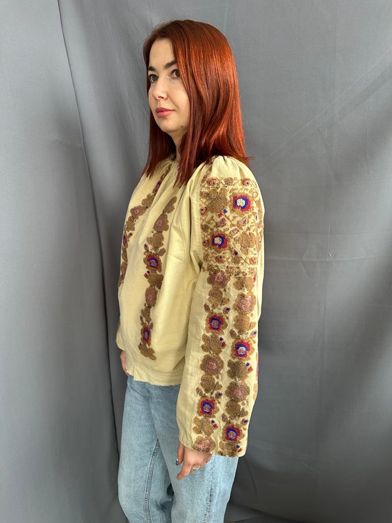 Vintage embroidered Romanian blouse Romanian shir… - image 6