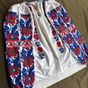 Romanian vintage embroidered dress Folk embroidered dress Vintage outfit  Antique dress  Folk clothes Ethnic shirt Gift for her