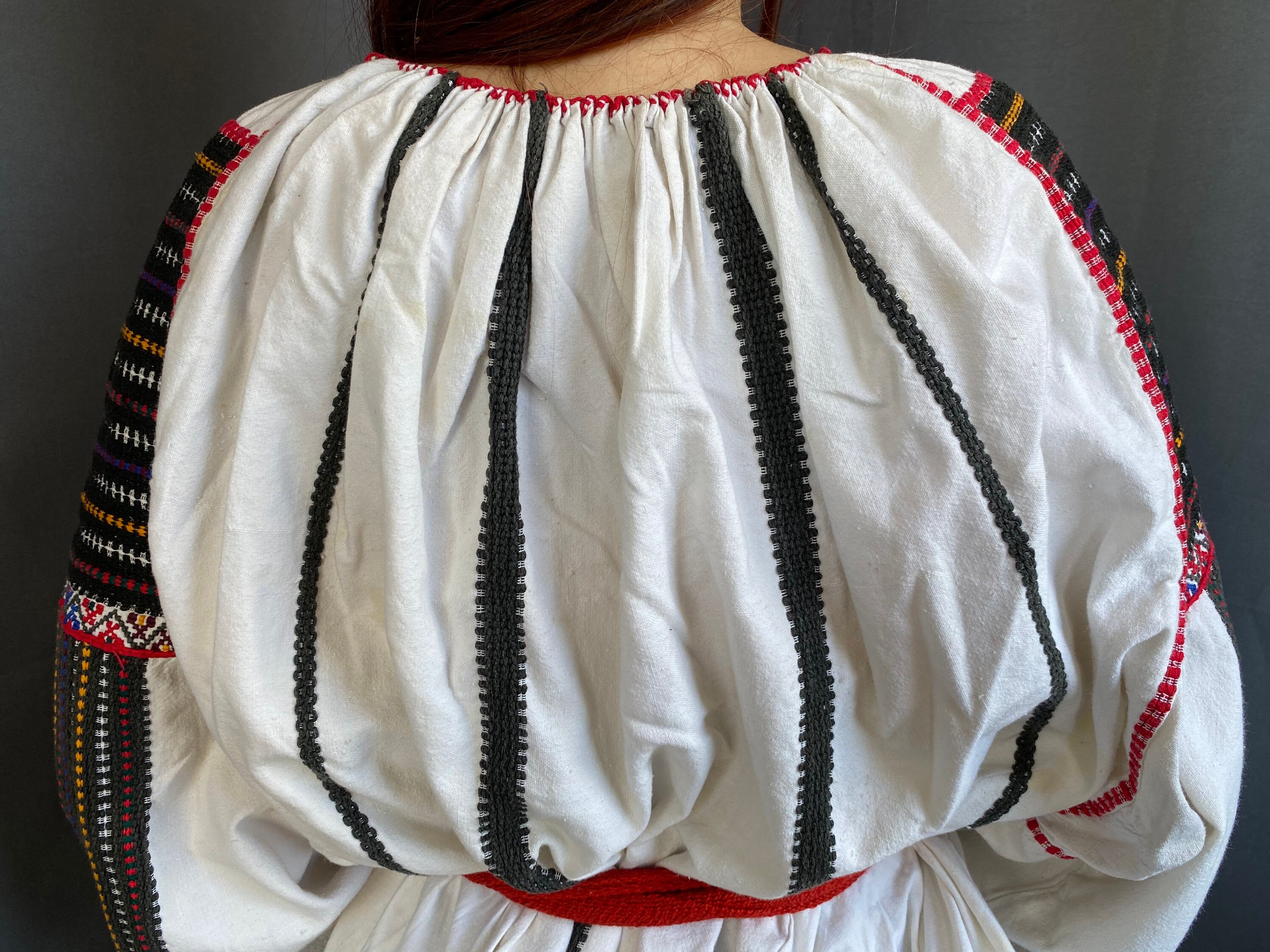 Romanian Blouse Embroidered Top Vintage Outfit Vintage