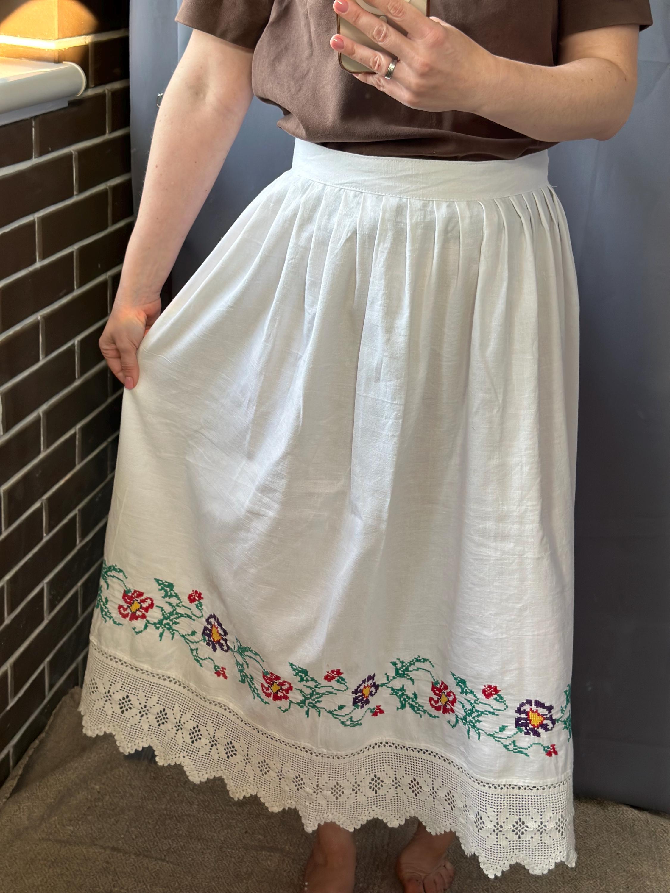 スカート Hungarian vintage embroidery skirt Vintage Hungarian Folk Skirt From Kalotaszegi , Transylvania