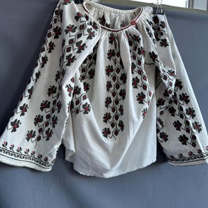 Romanian blouse  Blouse for a girl Antique blouse Embroidered top Vintage outfit Vintage   Antique top Embroidered dress Vintage outfit