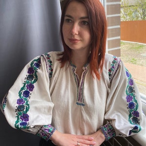 Romanian blouse Antique blouse Hungarian blouse Embroidered top Linen top Puffy sleeves Edwardian style Bio linen