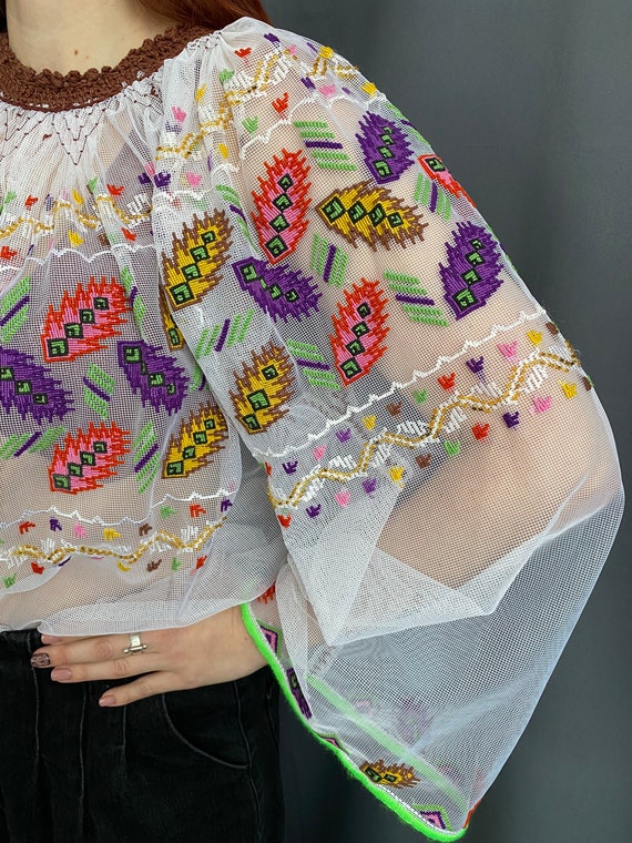 Romanian blouse Embroidered top Vintage outfit Bo… - image 6