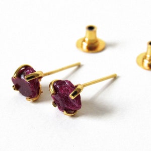 Raw Ruby Earrings, July Birthstone Jewelry, Ruby Birthstone Jewelry, Real Stone Earrings Ruby Stud Earring, Crystal Earring, Gold Ruby Studs