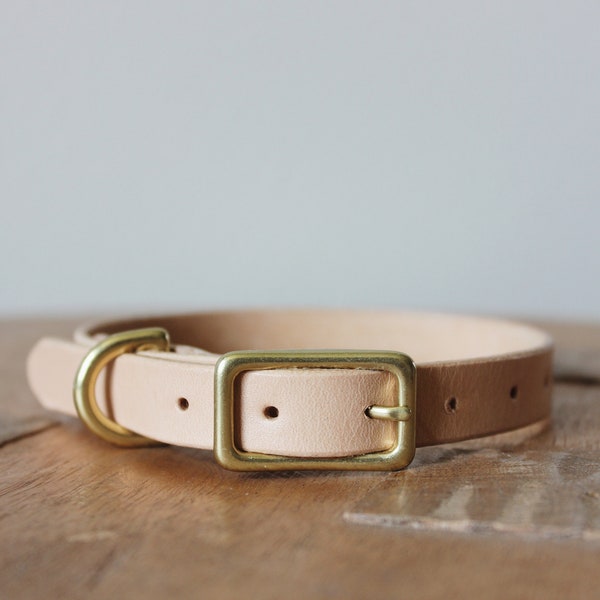 The Original Hound - leather collar with brass hardware