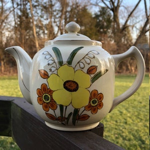 Vintage Daisy Teapot, Orange Teapot, Vintage Japan Teapot, Very Rare Teapot,  Summer Teapot, Yellow Floral Teapot, Mid Century Coffee Server