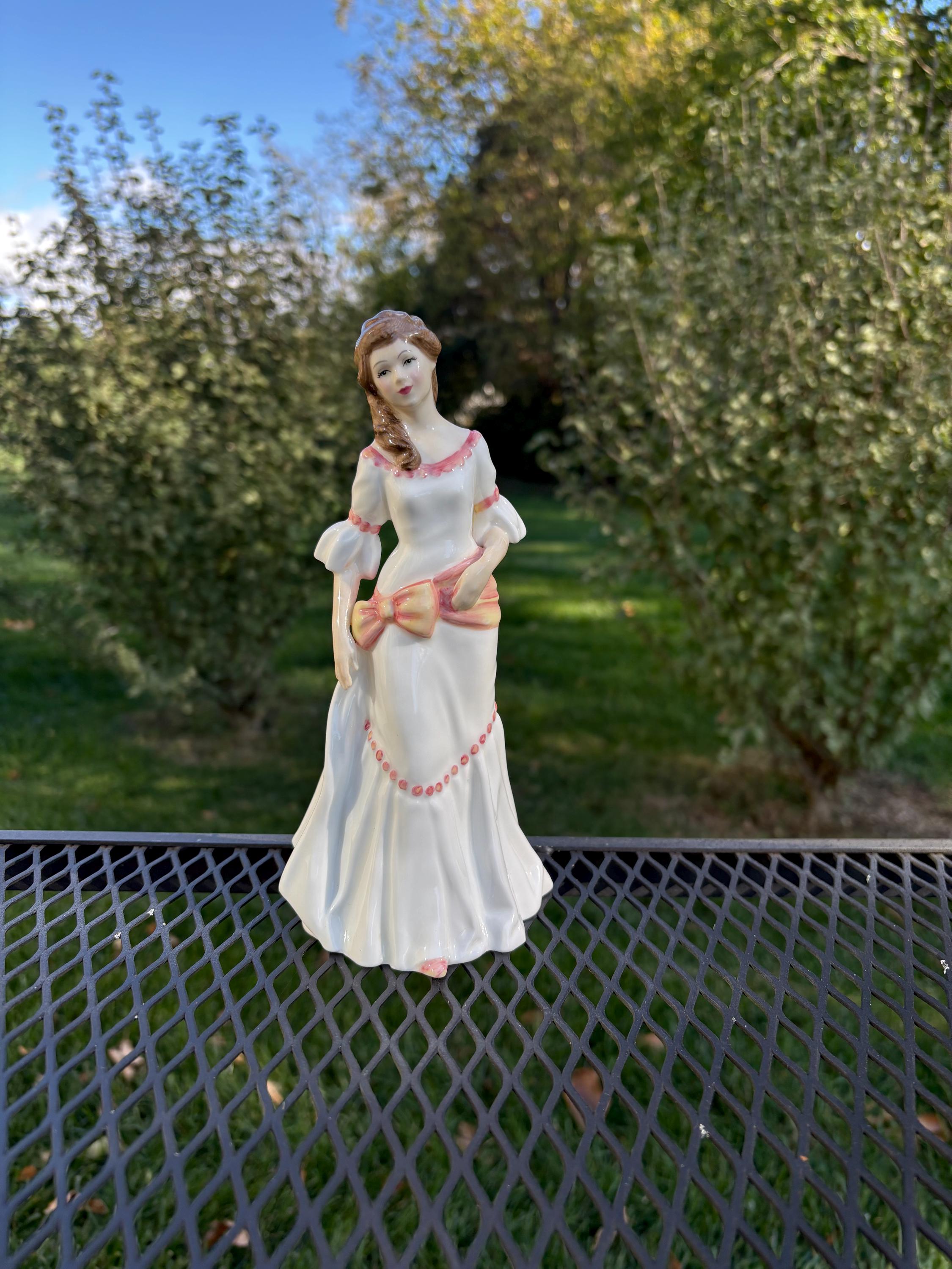 Royal Doulton Figurine Lauren - Etsy Canada