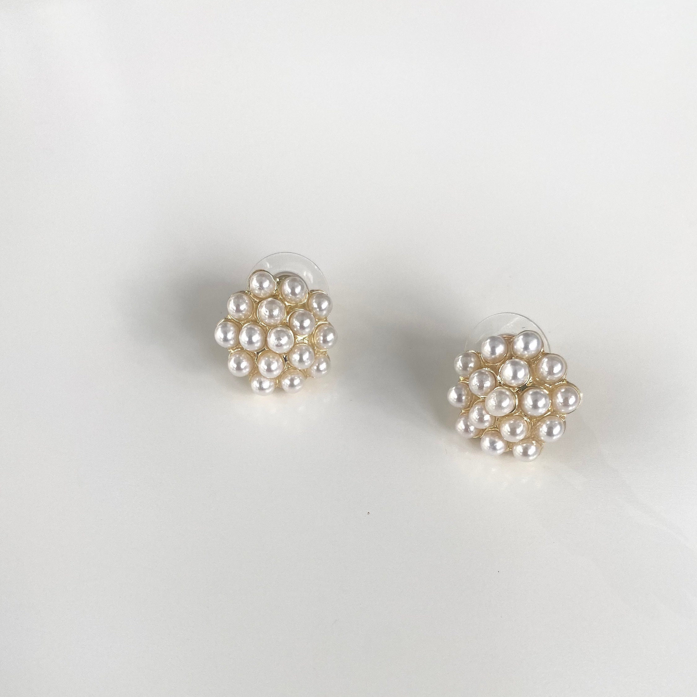 Pearl cluster deals stud earrings