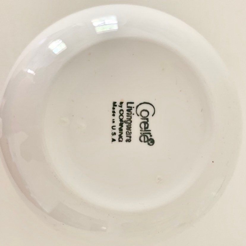 Set of 4 Corelle Crazy Daisy Coffee Cups Tea Cups and Saucers