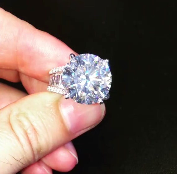 5 Carat Center Stone 12 Carat Total Weight Platinum PT950 VVS