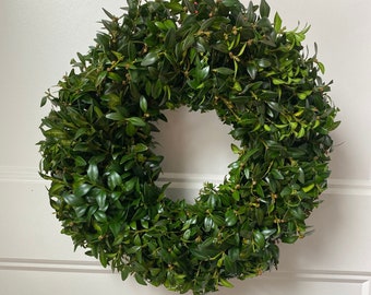 Boxwood Wreath, Small Wreath for Window or Mirror, Live Greenery Christmas Wreath, Fresh Boxwood Wreath, Holiday Boxwood Wreath