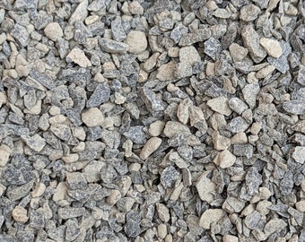 Granito descompuesto en escamas gris pizarra, roca triturada natural fina, cobertura vegetal para paisajismo, caminos, jardinería, patios y hogar, 5 lb