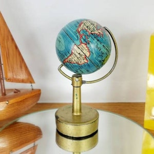 Rare Globe Pencil Sharpener Circa 1930 / Made In Germany / Vintage World Globe. Lithograph tin. All metal. Fabulous Graphics. Collectible