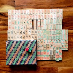Small Handmade Wooden Mahjong Game set. 2 dice. In Beautiful Box. Vintage