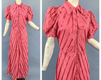 Vintage 30s 40s candy cane striped rayon satin puff sleeve dressing gown