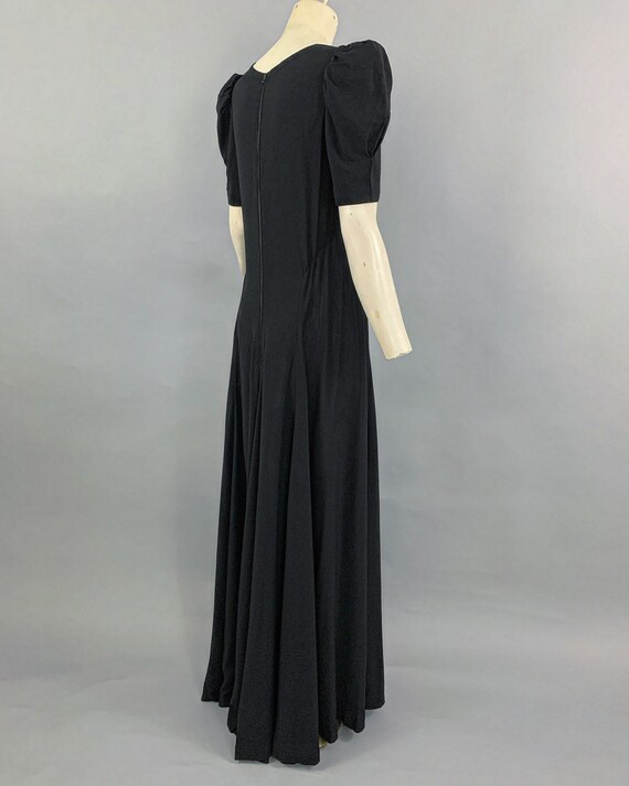 Vintage 30s black gown with structured shoulders … - image 10