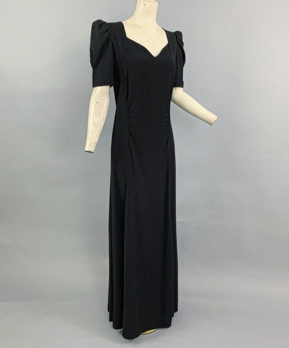 Vintage 30s black gown with structured shoulders … - image 4