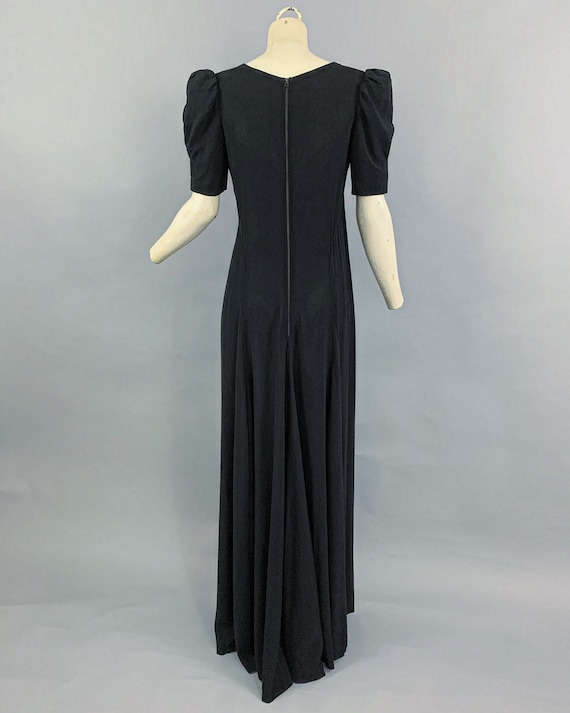 Vintage 30s black gown with structured shoulders … - image 7