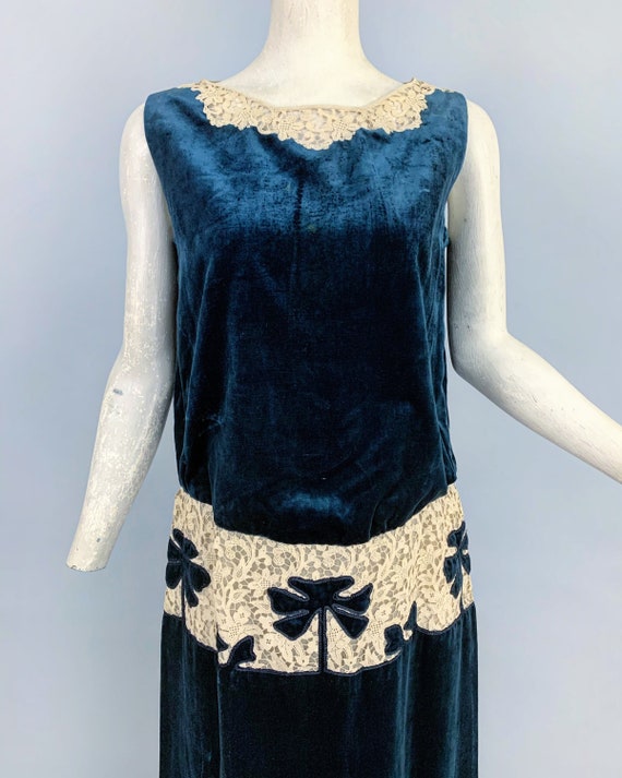 1920s sapphire velvet & lace dress | Vintage 20s … - image 3