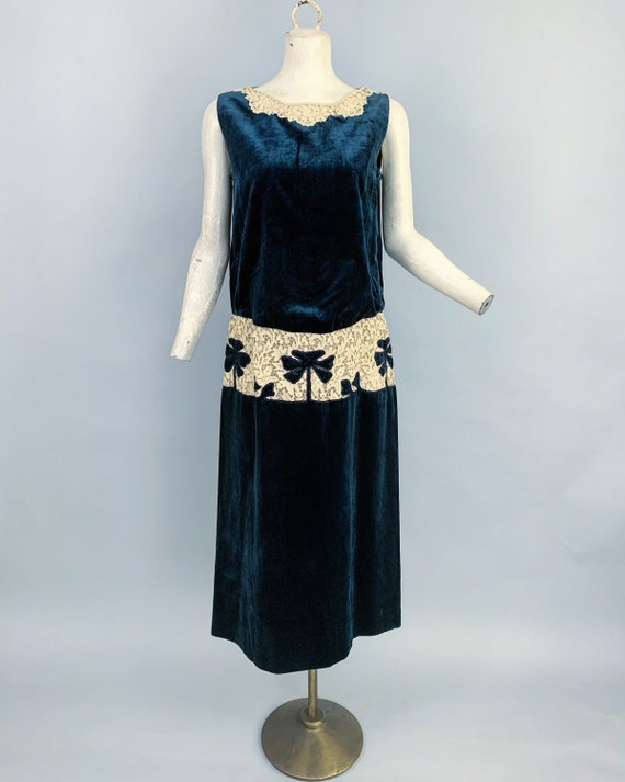1920s sapphire velvet & lace dress | Vintage 20s … - image 2