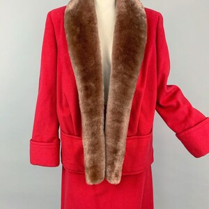 Vintage 30er Jahre Damen Rock Anzug mit Mouton Kragen 1930er Jahre 1940er Jahre Haus erdrich rote Wolle Pelz Kragen Jacke & Rock Anzug Bild 3