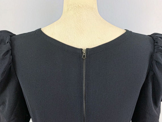 Vintage 30s black gown with structured shoulders … - image 9