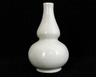 白い陶器のヴィンテージ八角形の花瓶 - Etsy 日本