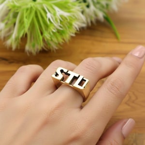 Personalized custom name word ring unisex, gift for loved one STL ring jewellery