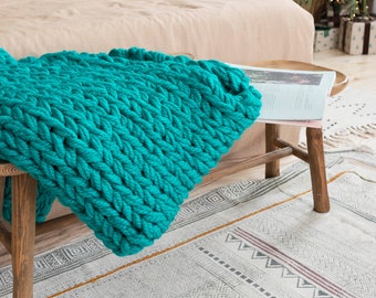 Chunky knit blanket in Laguna color 42 x 60 inches in stock in the USA, Chunky knit blanket, Knitted green wool throw blanket, Gift