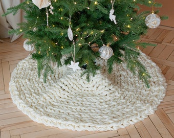 Creamy Christmas tree skirt, christmas tree decor, tree collar,  merry christmas, winter decor