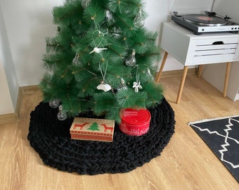 Black Christmas tree skirt, chunky knit tree skirt, modern giant knitted tree wrap Christmas gift home decor