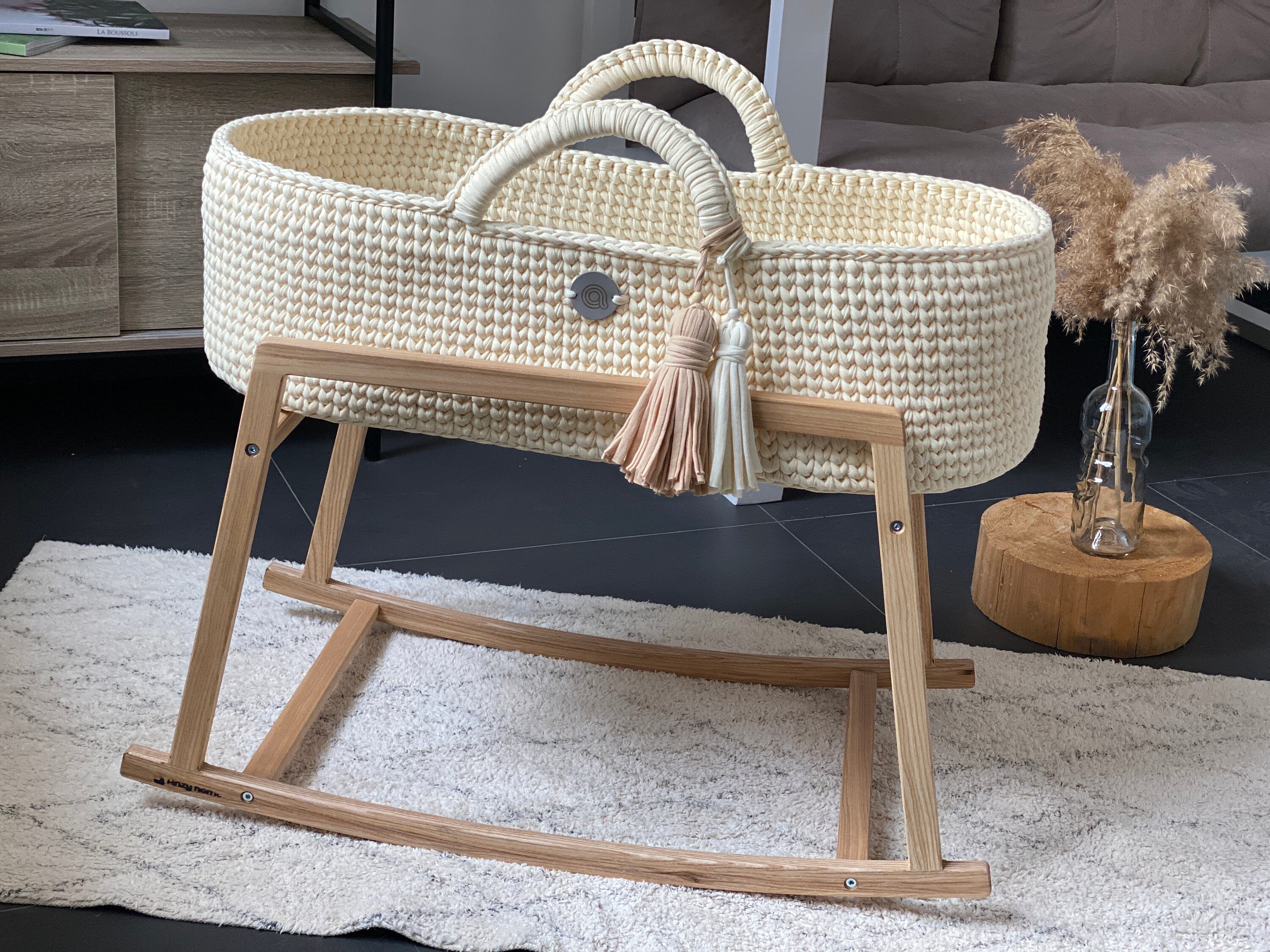 moses bassinet with stand