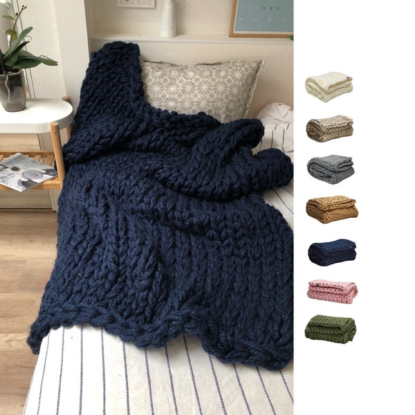 Chunky knit blanket navy blue, giant knitted blanket, Blue bulky knit throw of different sizes and colors, Hand knitted throw,