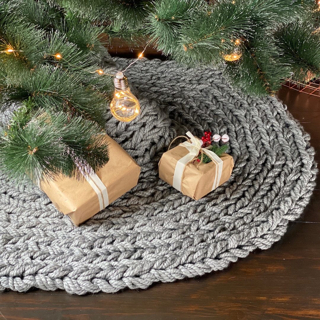 Christmas Tree Skirt Giant Knit, Chunky Knit Gray Christmas Tree Skirt