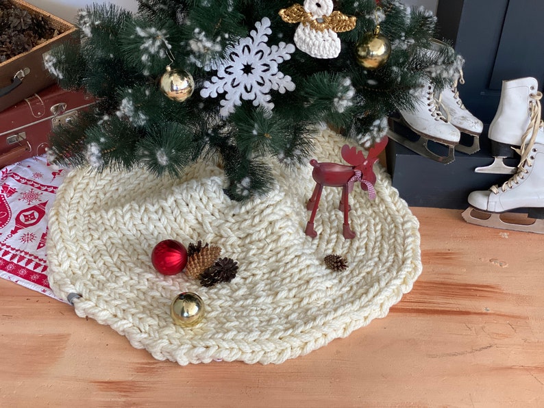 Christmas tree skirt PDF PATTERN chunky knit in arm knitting Etsy