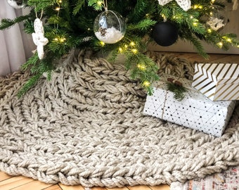 Chunky Knit Christmas Tree Skirt, Vintage Style, Handcrafted Wool Blend