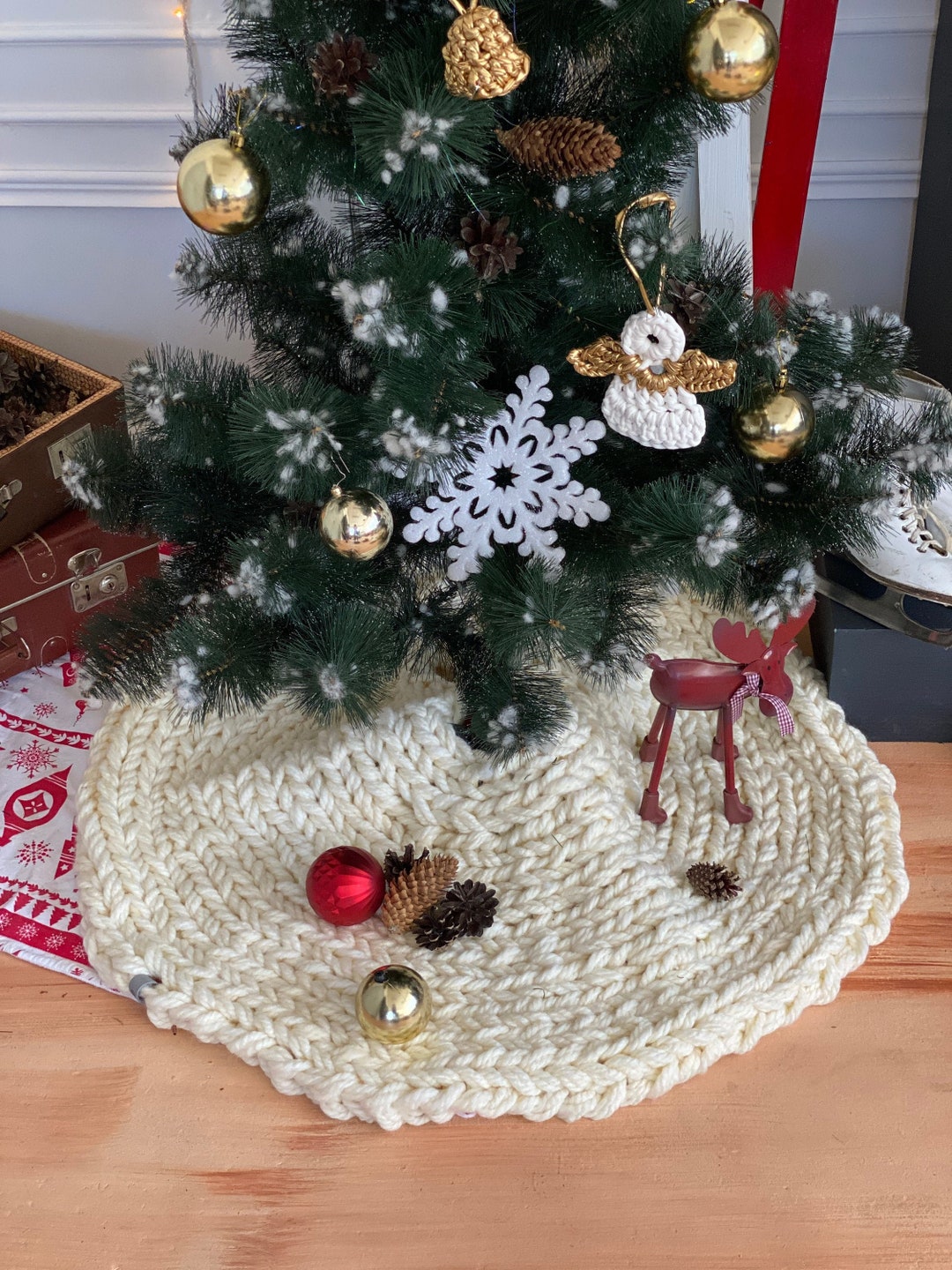 Chunky Knit Christmas Tree Skirt Giant Knit Holiday Tree Etsy