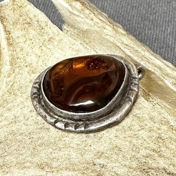 Vintage Sterling Mexican Fire Agate Pendant W/ Pressed Accents & Custom Cut Dark Iridescent Cabochon 6.2 Grams .925 Silver Fine Jewelry