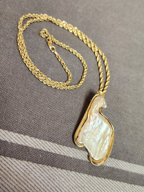 Vintage 14k Gold Abalone Pendant Necklace - Uniqu… - image 2