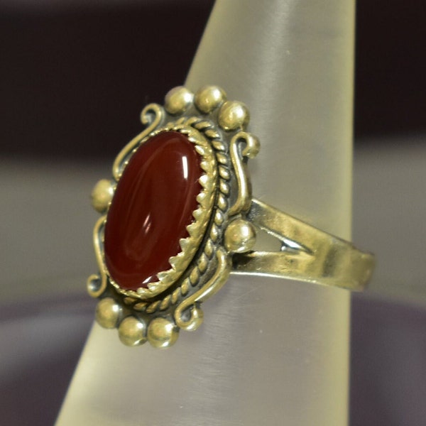 Vintage Sterling Coral Solitaire Ring W/ Polished Oval Cabochon Southwestern Style Design Size 7 Artisan (SR-054)