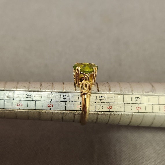 Vintage Oval Light Green Peridot Ring - 10k Yello… - image 9