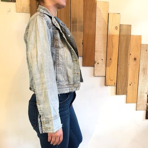 MELANIE Cropped Loose-Sleeved Light Blue Jean Jacket with Two Small Breast Pockets, Vintage Grunge with Hole at Elbow