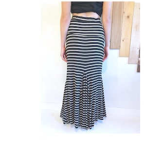 MARIAH Stretchy Black & White Abstract Micro-Striped Floor-Length High-Waisted Fit &#39;n Flare Mermaid Skirt