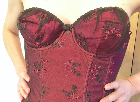 VICTORIAS SECRET Red Bustier Lingerie With Sheer Black Gauze Overlay,  Multi-hook Taut Closure of Mesh Back, 34C -  Canada