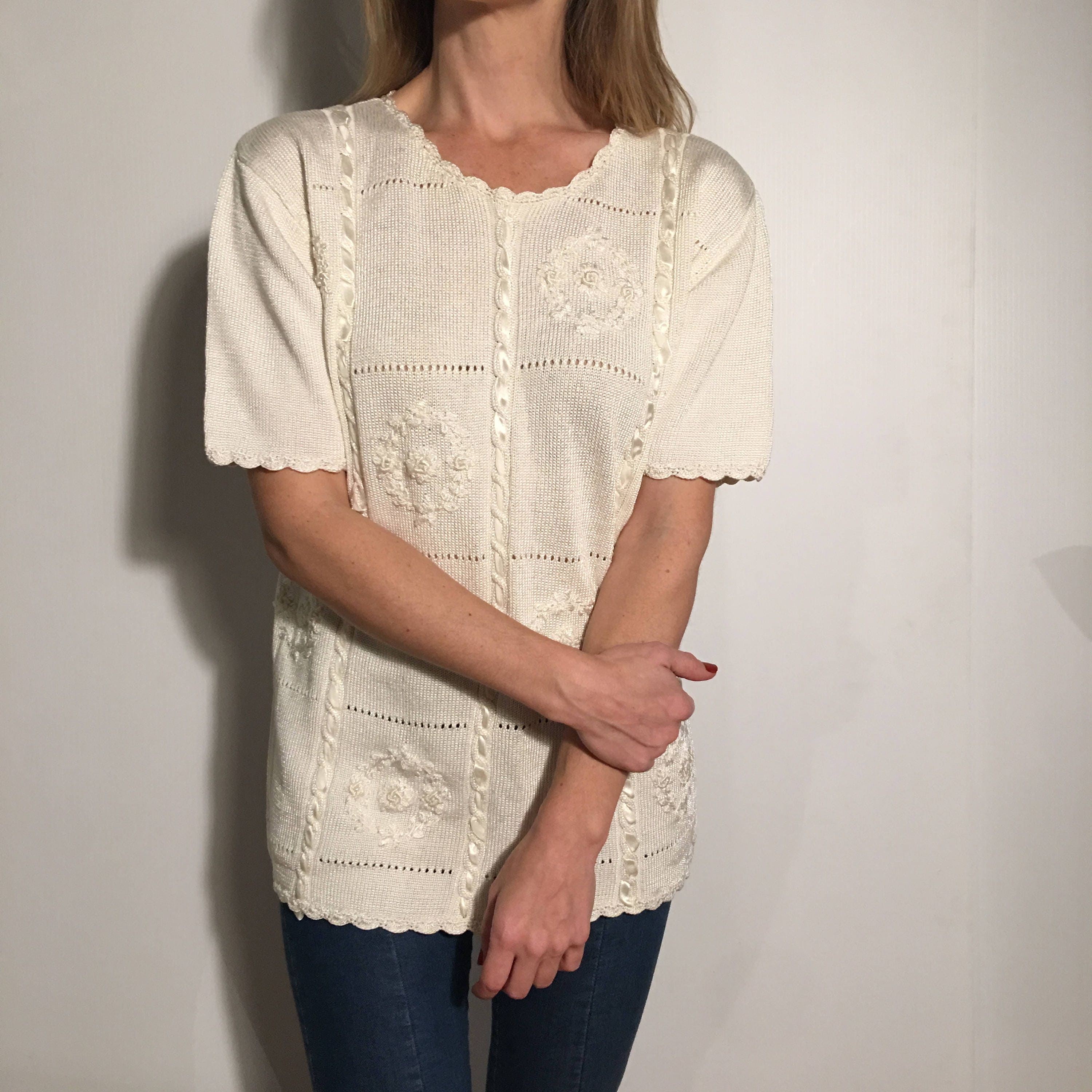BENTLEY True Vintage Cindrela Collection Iridescent White Blouse with Blocked Accent Pattern, Women's One Size